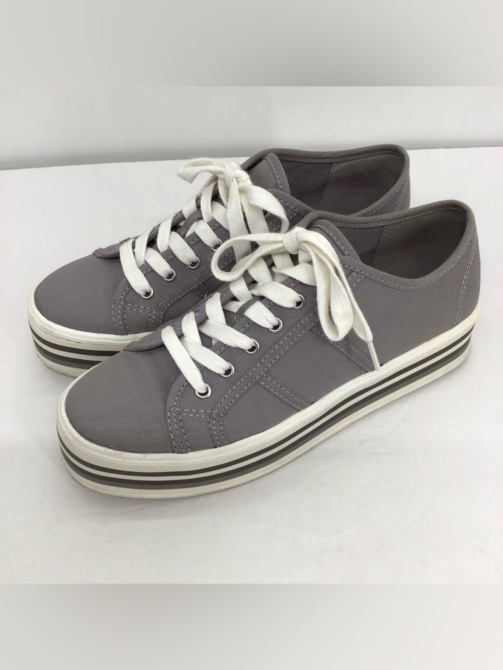 Gianni Bini Platform Style Lace-Up Sneakers Casual Career Gray Size 7.5